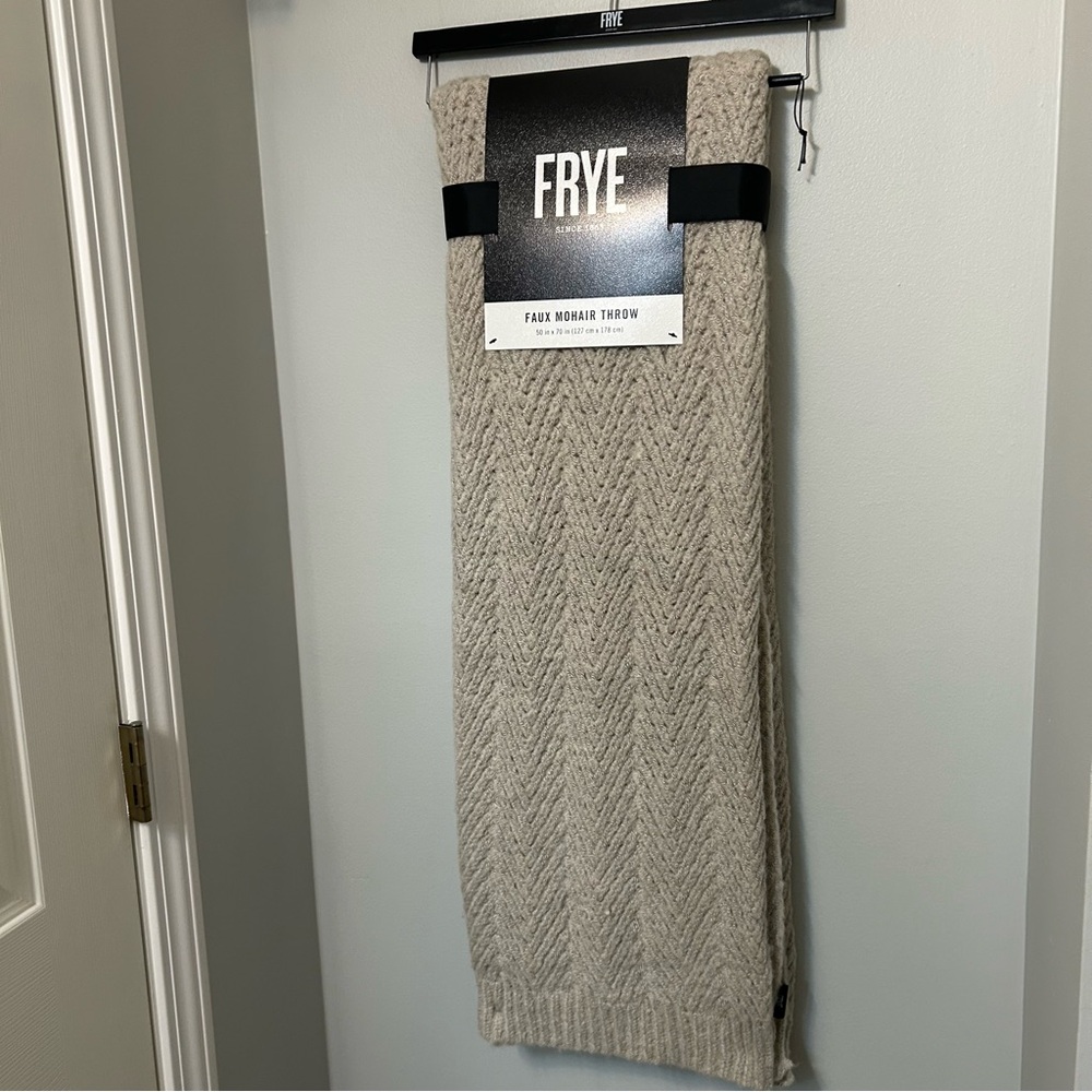 NWT FRYE Faux Mohair Oversized‎ Throw Blanket 50" x 70" Reversible Beige Neutral